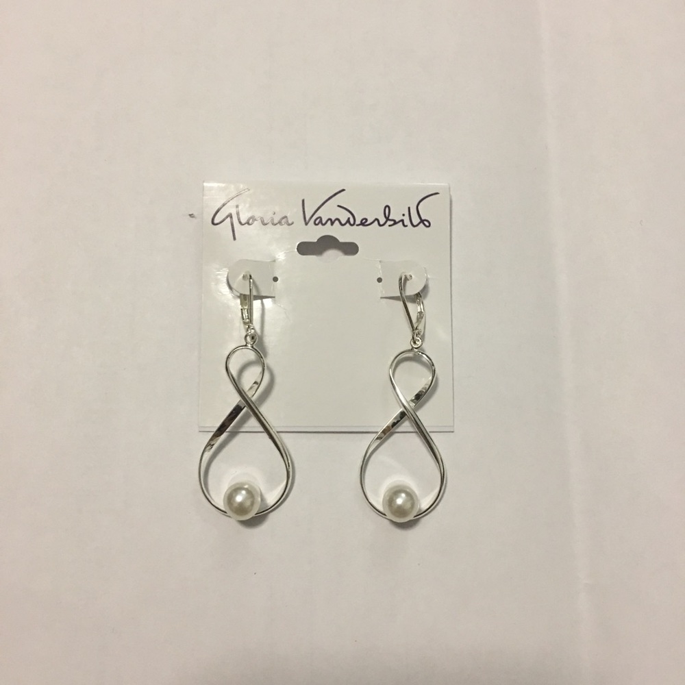 Gloria Vanderbilt earrings *NEW*